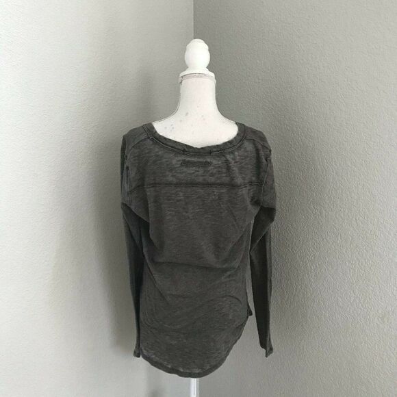 We The Free Womens Gray Pullover Top Size Medium - Picture 2 of 8